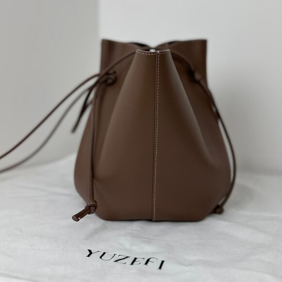 Yuzefi Mochi Large Tote Bag Brown Leather Designer Contemporary Minimalist - Picture 13 of 16